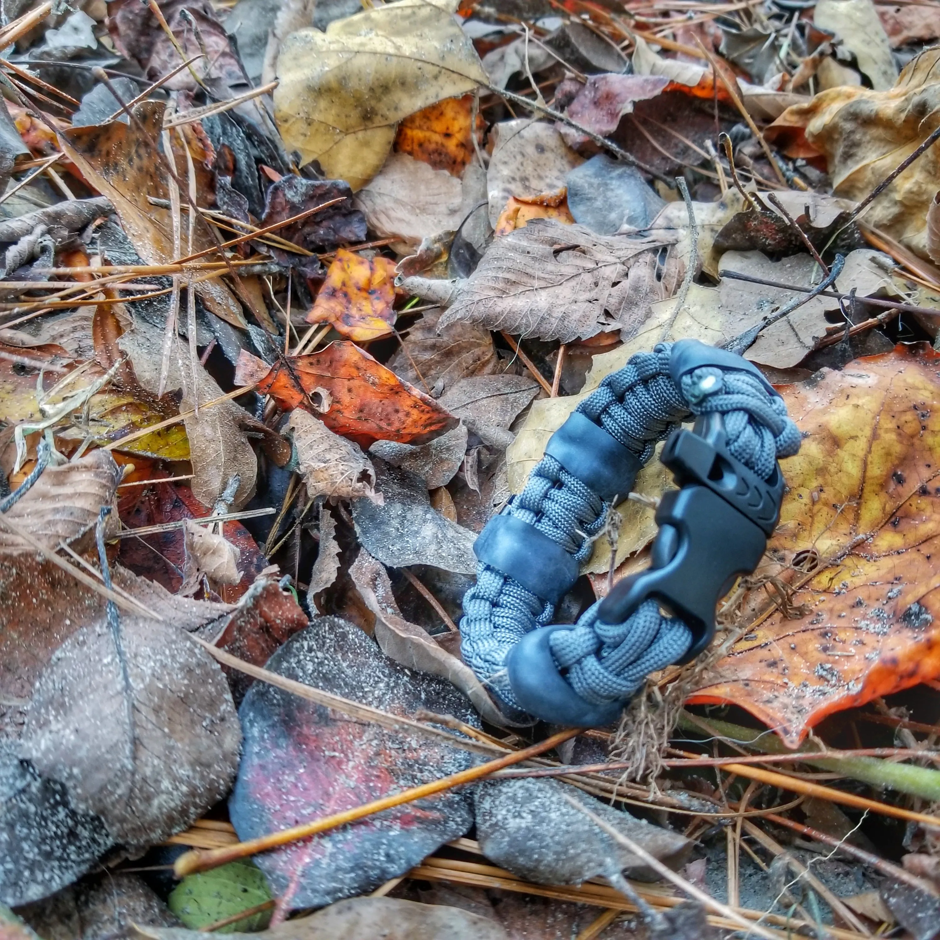 Camper Strap - Outdoor, Hike, & Kayak ready Survival Fire Starter Paracord Bracelet.